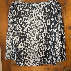 Jennifer Lopez Pleated Black and White Blouse